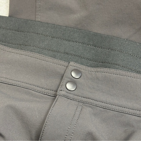 Duluth Trading women's Black Hills Water-Repellent Pants, size 18/31, lined - Picture 13 of 16